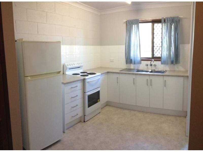 2/15 Orr Avenue, Kawana QLD 4701